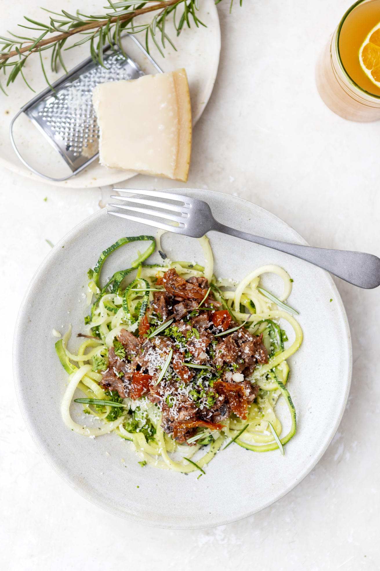 Grøn kødsauce Bolognese med pasta